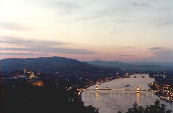 Tramonto su Budapest, visto dalla Cittadella
