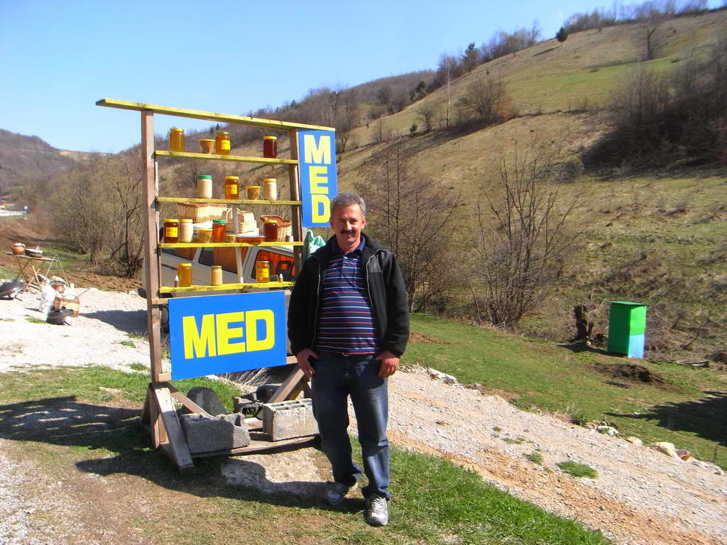Venditore di miele verso Travnik